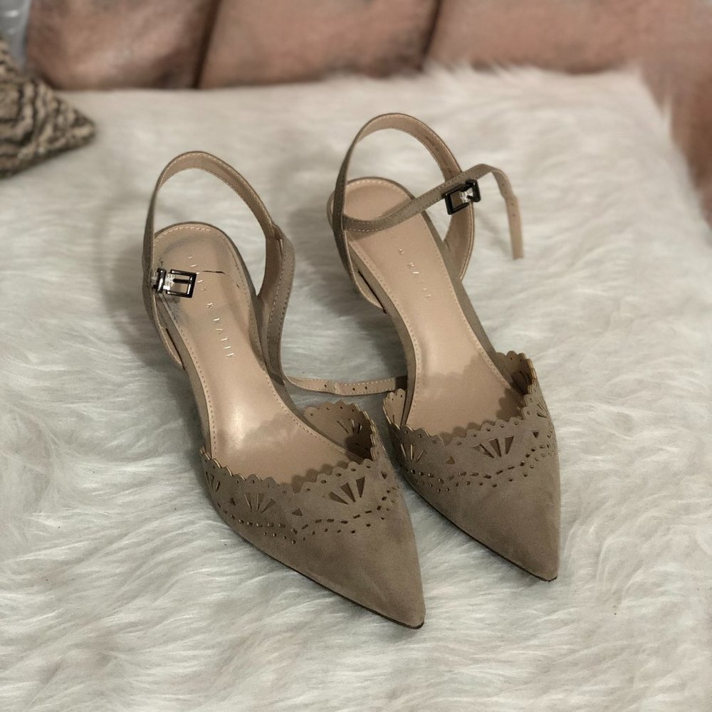 Beautiful scallop trim heels - Sz 9